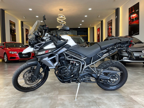 TRIUMPH TIGER 800 XCX - SEMI NOVA - IMPACAVEL - RENATO