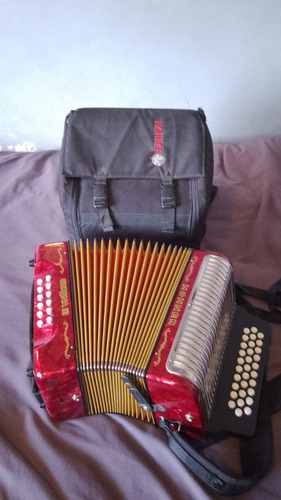 Acordeon Hohner Corona 3 En Perfecto Estado. Funda/mochila 