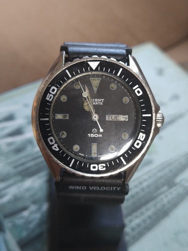 Relógio Orient Diver Quartz Vintage.