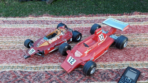 Lote De 2 Antiguos Autos Carreras Formula 1 Metal Y Plástico