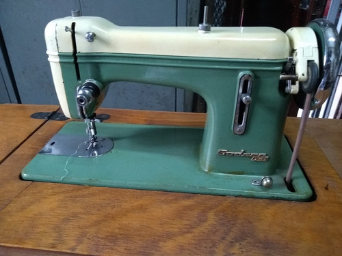 Maquina De Coser Godeco- Antigua - Funciona !!