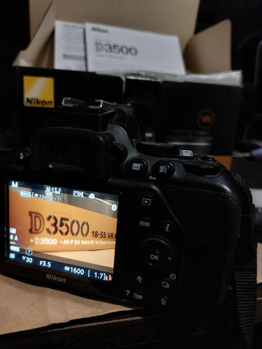 Cámara Nikon D3500 Todo Incluido, Prácticamente Nueva