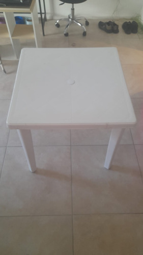 Mesa De Jardin Cuadrada Rimax Eterna Blanco Plastico 80x80 C