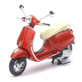 Moto New Ray Vespa Primavera Roja Escala 1:12 Color Rojo