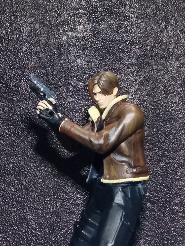 Figura De Leon S. Kennedy Re4