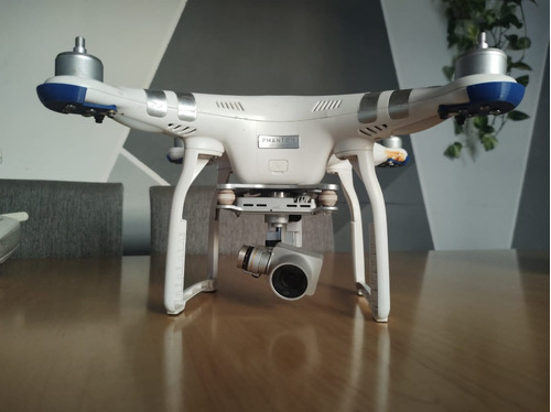 Drone Phantom 3 Advanced Con 4 Baterías Usado Con Detalles