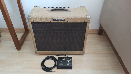 Amplificador Valvulado Peavey Classic 30 + Footswitch