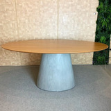 Mesa Cone 230x130cm Tampo Em Madeira E Base Em Concreto