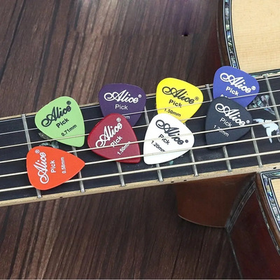 Set De 50 Púas Plumillas Para Guitarra Con Caja 0.58-1.5mm Surtido