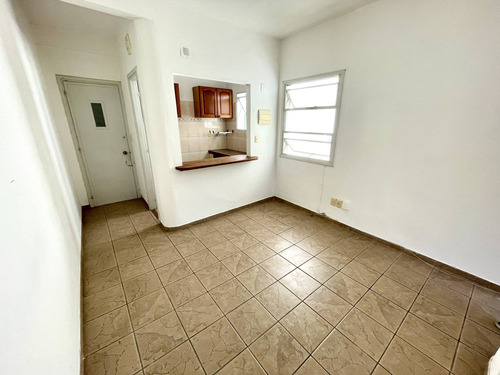 Venta De Apartamento Con 2 Dormitorios En Cordón Sur - Imagen 2