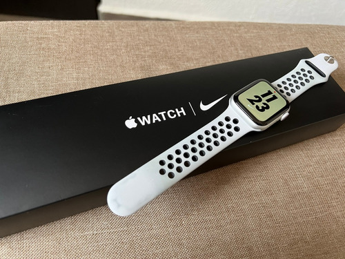 Apple Watch Se 40mm Gps+cellular Nike Edition Caja Usado Bue