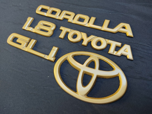 Kit Emblemas Insignia Toyota Corolla Gli 1.8 Dorado Metal Foto 3