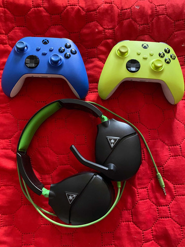 Controles De Xbox Series S Y One Como Nuevos Y Audífonos