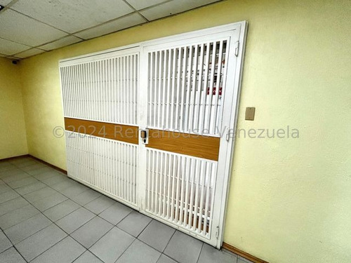 Ana Torres. Oficina En Venta 25334 En Los Palos Grandes - Imagen 3