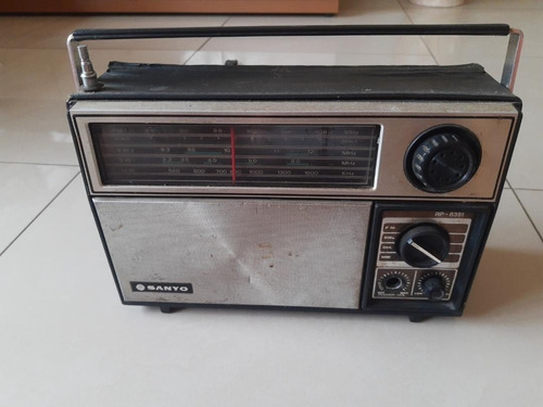Rádio Antigo Sanyo Rp-8351 Para Restauração Leia Descrição