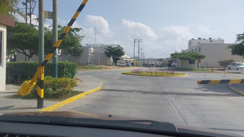 %$# Bella Casa En Venta En Terrazas De La Ensenada, Tipo Townhouse, Vigilancia 24 Horas, Bellas Areas Sociales , Conjunto Con Pozo Propio De Agua, En Obra Blanca, Ideal Para Remodelar. Esther Vende! - Imagen 3