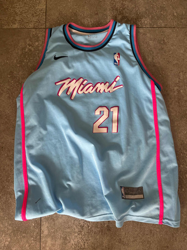 Remera Miami 21 Nba En Perfecto Estado, Con Muy Poco Uso