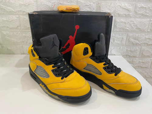 Zapatilla Jordan Retro 5 Michigan