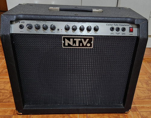 Amplificador Para Guitarra Nativo 65w Con Pedalera