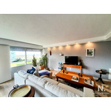 Venta Apartamento Reciclado De 3 Dormitorios +dependencia En Playa Brava, Frente Al Mar