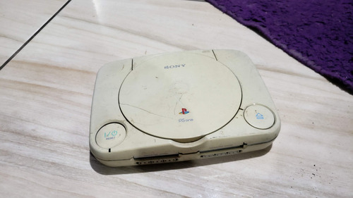 Playstation 1 Psone Só O Aparelho. Ele Não Liga. Tá Com Defeito.  939 Jp. B17