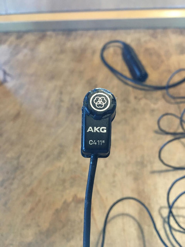 Micrófono De Contacto Profesional Akg C411 L Condenser 