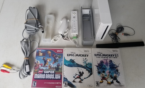 Nintendo Wii  Standard Color  Blanco Con Epic Mickey 1 Y 2