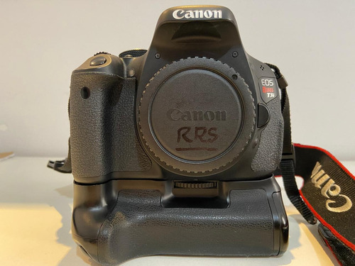 Canon Eos Rebel T3i + Grip De 2 Baterias 23 Mil Cliques Só 