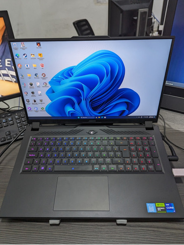 Laptop Aorus 17.3'', Rtx 4080, Intel 13700h 2tb
