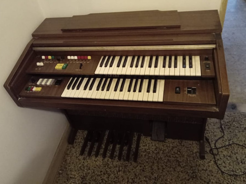 Organo Yamaha Doble Teclado (para Repuesto, No Funciona)