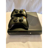 Microsoft Xbox 360 E 250gb Standard Color  Negro