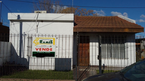 Casa En Venta, Alvarez Pendas 7000, Moreno. Posibilidad De Financiación.