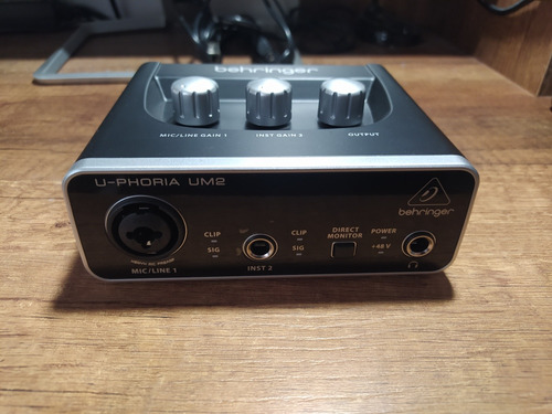 Interfaz De Audio Behringer U-phoria Um2