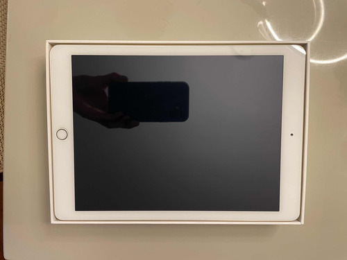 iPad ( 5a Geração) 2017 -dourado-128gb Usado