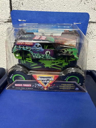 Monster Jam Grave Digger True De Metal Escala 1/24 Enpaquete