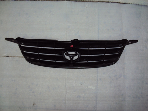 Parrilla Toyota Corolla 2003/2005 Negra Sin Emblema Foto 2