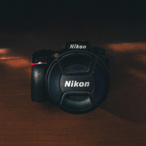 Cámara Nikon D7500 Con Lente Kit 18-140