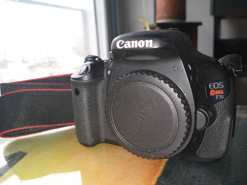 Canon T3i + Dos Lentes