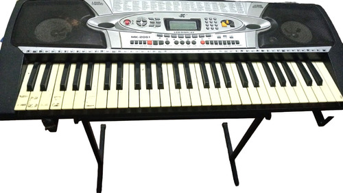 Organo Teclado Musical Mk2061 54 Teclas Lcd Incluye Fuente