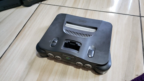 Nintendo 64 Só O Console Sem A Memória E Com Marcas Na Carcaça Funcionando 100% H12