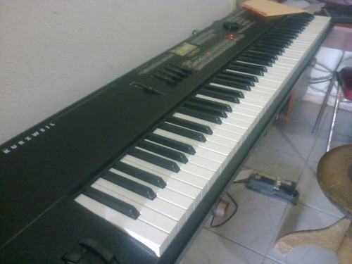 Piano Electrónico Kurweil Pc 88