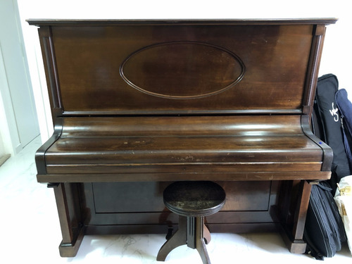 Piano Acústico Vertical Marca Brasil 4328 - De 1940-1960 