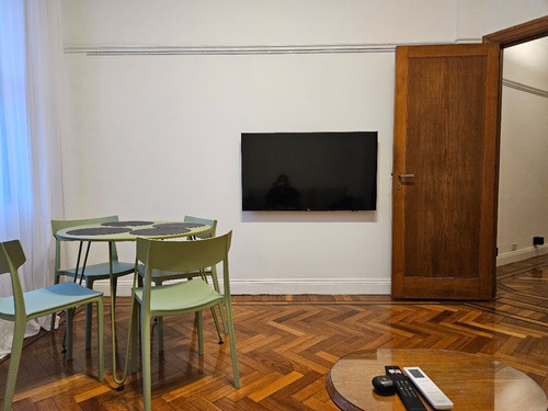 Dpto. 2 Amb. 60 M2 A Metros De Av.corrientes Florida, Del Obelisco, De Todos Los Subterráneos, De Cines Y Teatros, Confiterías Y Bares Notables. Hasta 3 Personas - Imagen 3