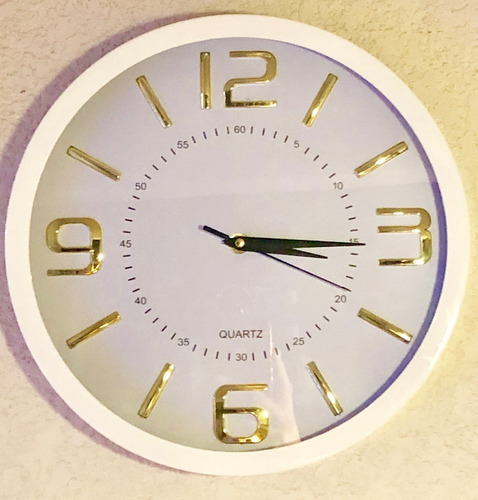 Reloj Pared Plastico Blanco Con Dorado 30 Cm