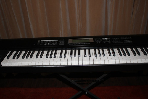 Sintetizador Korg Tr Music Workstation 88 