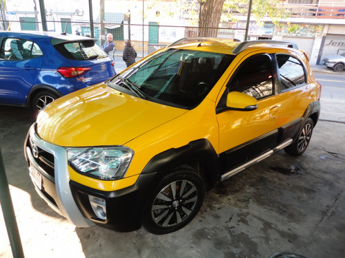 Toyota Etios Cross 2014