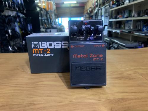 Pedal Boss Metal Zone Mt-2 Mostruário - Loja Jarbas Instrum