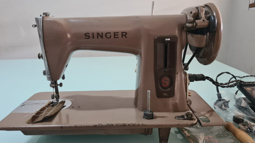 Máquina De Costura Singer C15 De 1964 Com Manual 