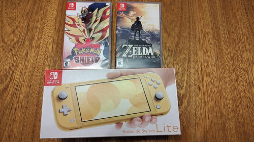 Nintendo Switch Lite + Zelda Botw Y Pokemon Shield