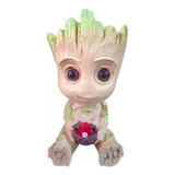 Macetero De Cerámica Diseño Baby Groot Sentado 12cm